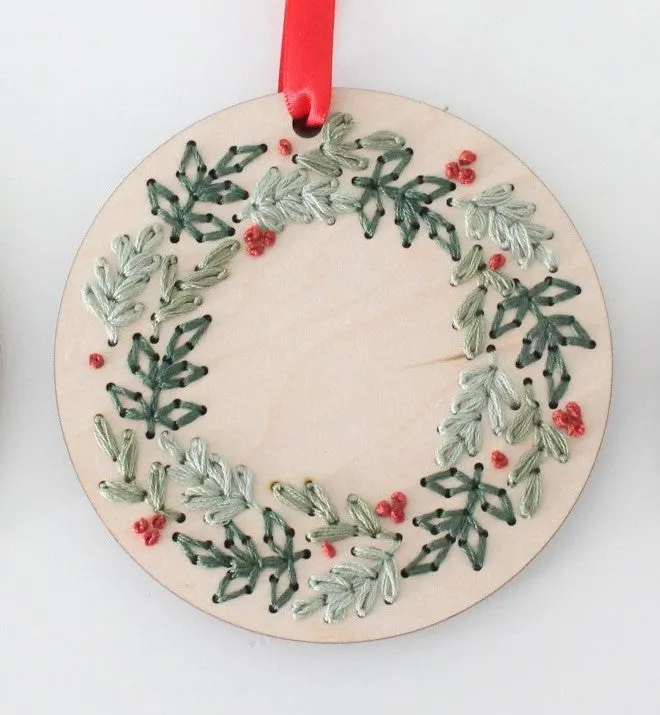 4" WOOD EMBROIDERY ORNAMENTS - WREATHS