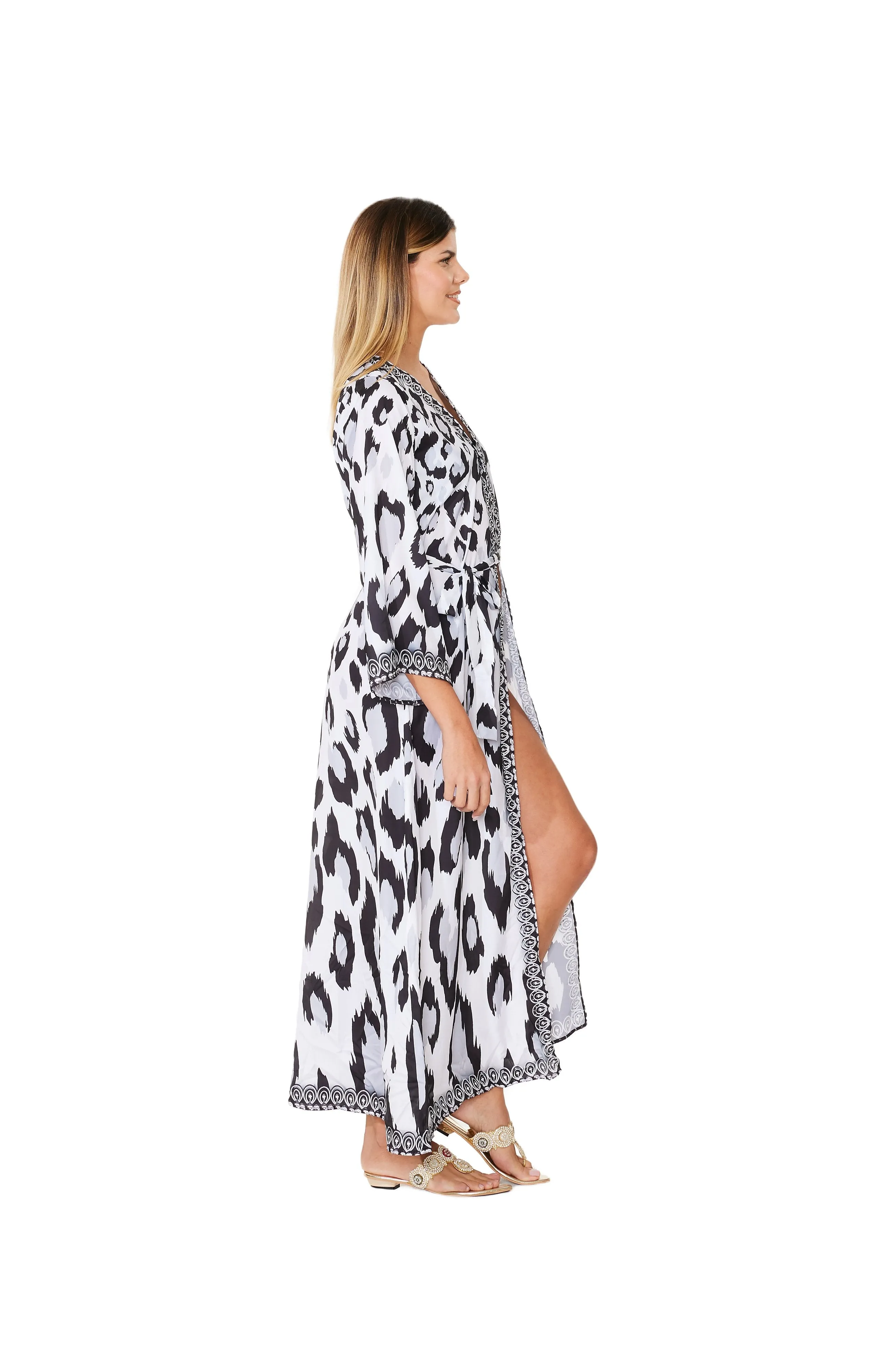 704-R Leopard Robe  Black and White