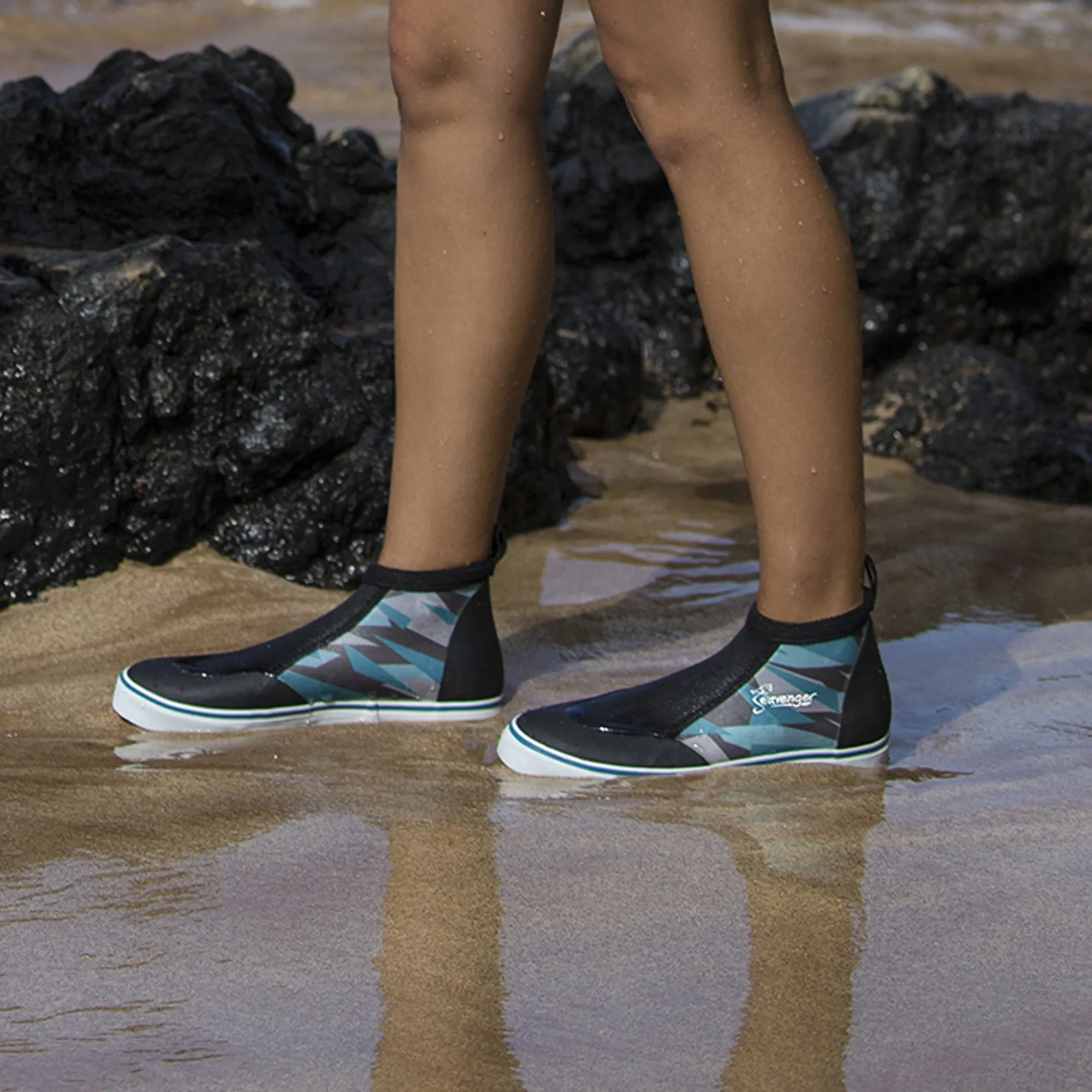 Atlantis Slip On Scuba Shoes - Geometric Blue